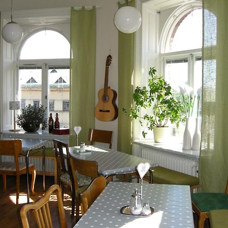 Jaernvaegshotellet Йевле Екстериор снимка